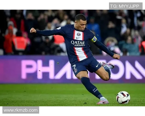 姆巴佩欧冠帽子戏法后发声暗示未来去向已定引发球迷热议