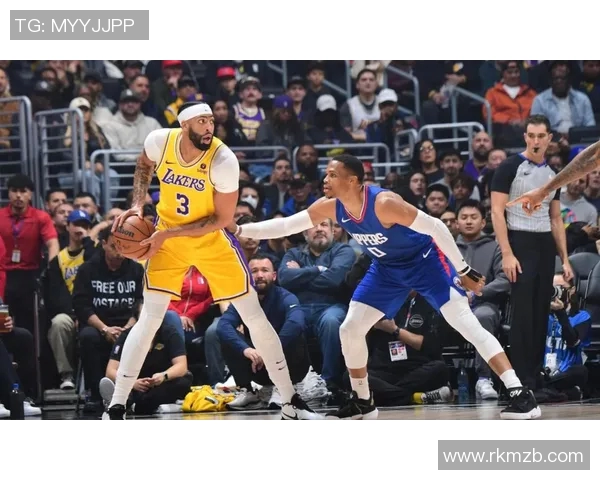 湖人对决热火第五场激战即将上演谁将赢得总冠军的荣耀